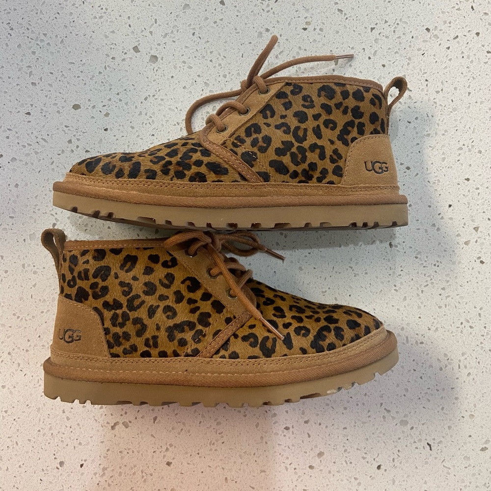 UGG Neumel Boots - Size 7
